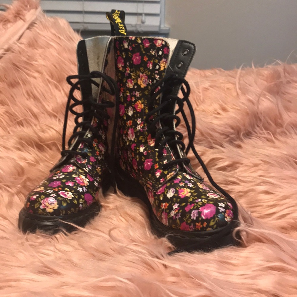 Dr. Martens Simone size 7